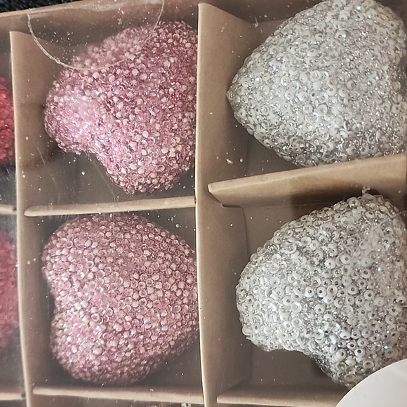 ✨️❤️💓NWT CUPCAKE & CASHMERE 9PC SET HEART DECOR ✨️❤️💓 - Picture 4 of 4